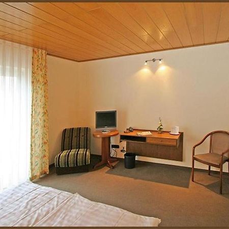 Hotel Zur Krone Ronneburg  ภายนอก รูปภาพ