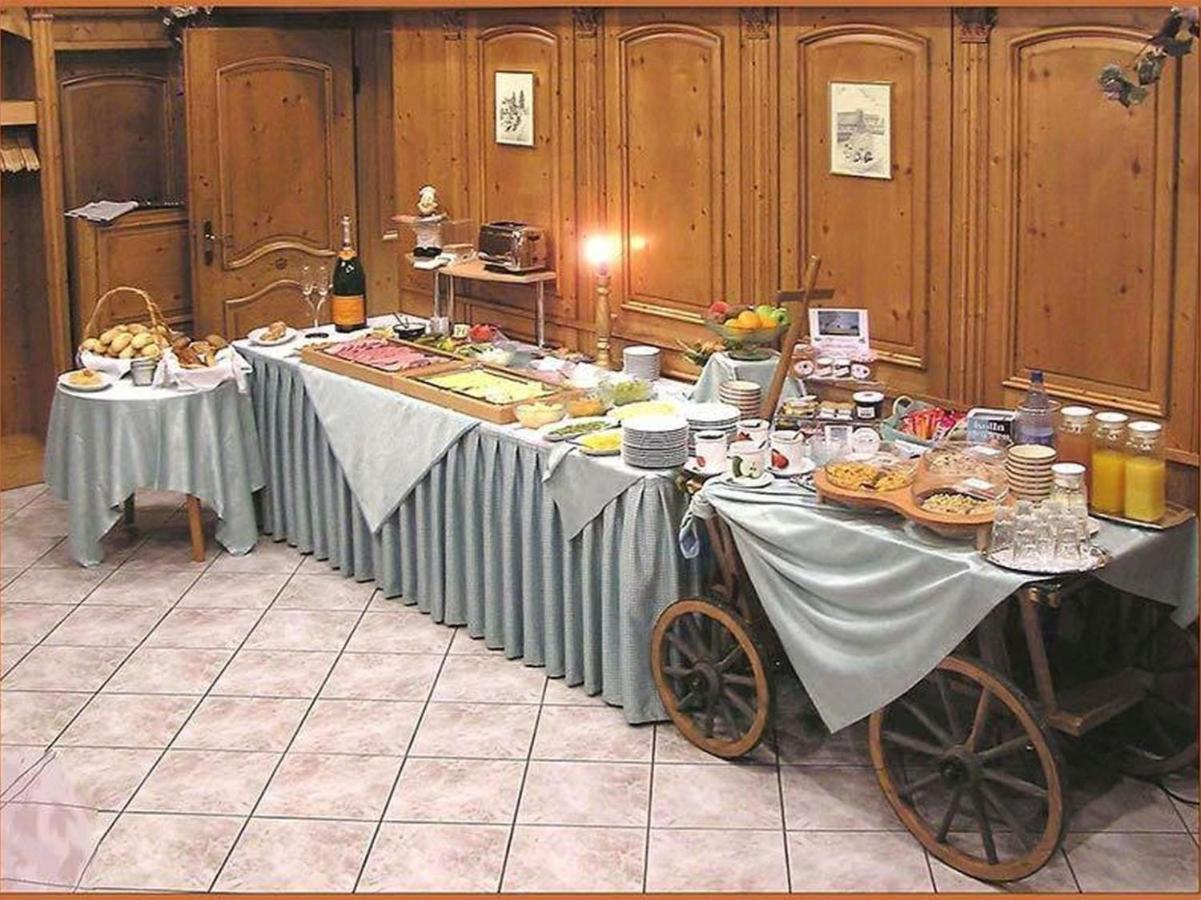 Hotel Zur Krone Ronneburg  ภายนอก รูปภาพ