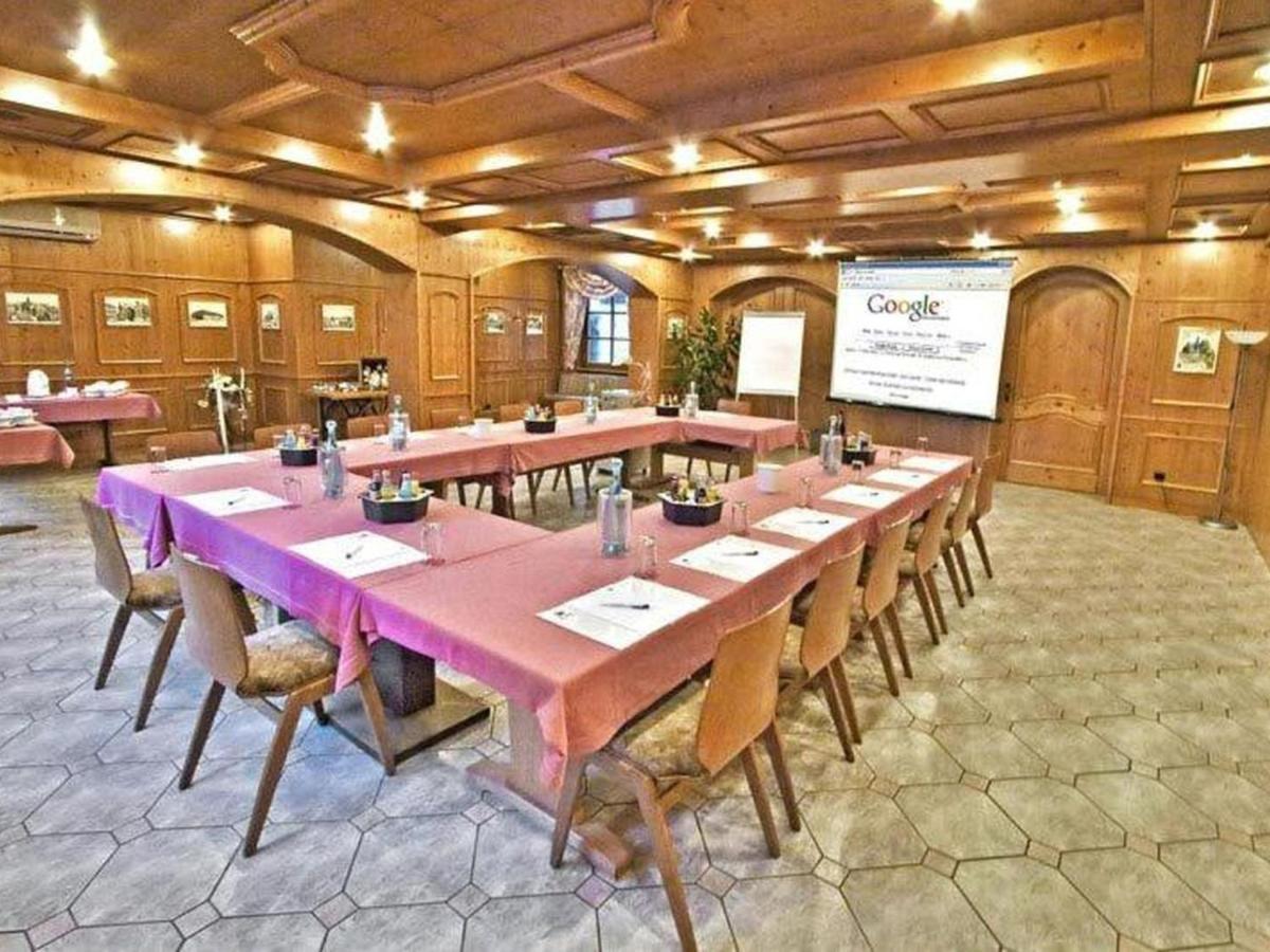 Hotel Zur Krone Ronneburg  ภายนอก รูปภาพ