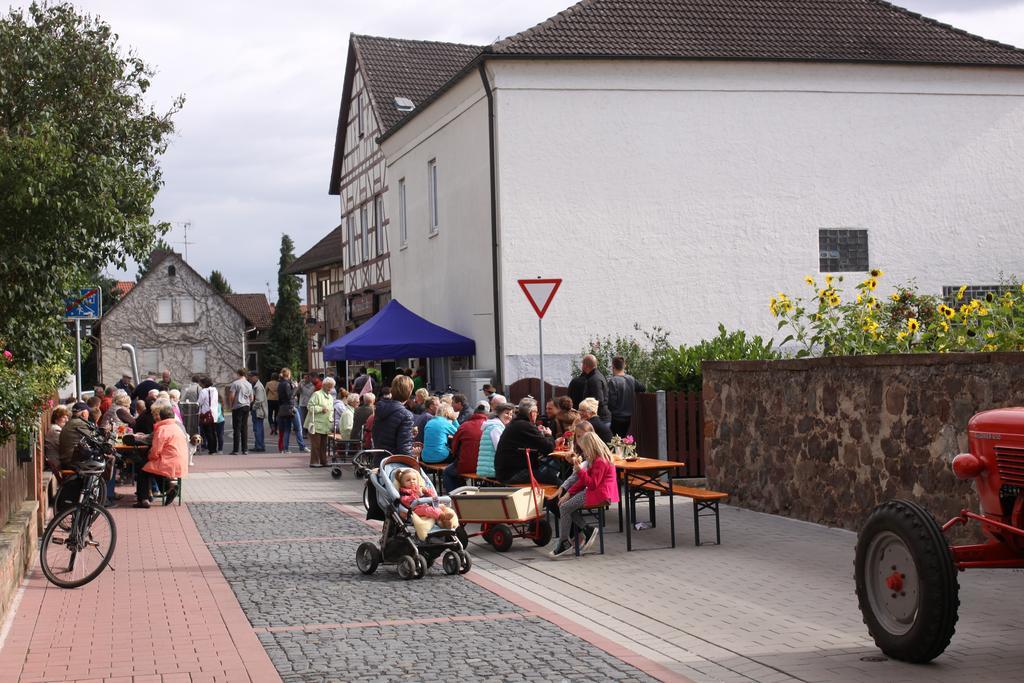 Hotel Zur Krone Ronneburg  ภายนอก รูปภาพ