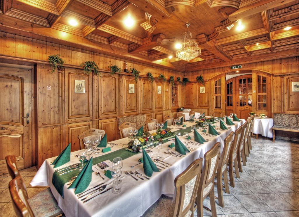 Hotel Zur Krone Ronneburg  ภายนอก รูปภาพ